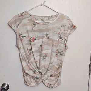 XS Lucky Brand T-shirt